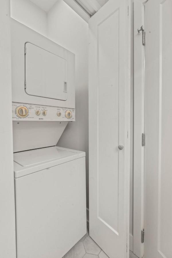 Passyunk Square Spacious 1 Bedroom Oasis- Huge Deck Philadelphia Exteriör bild