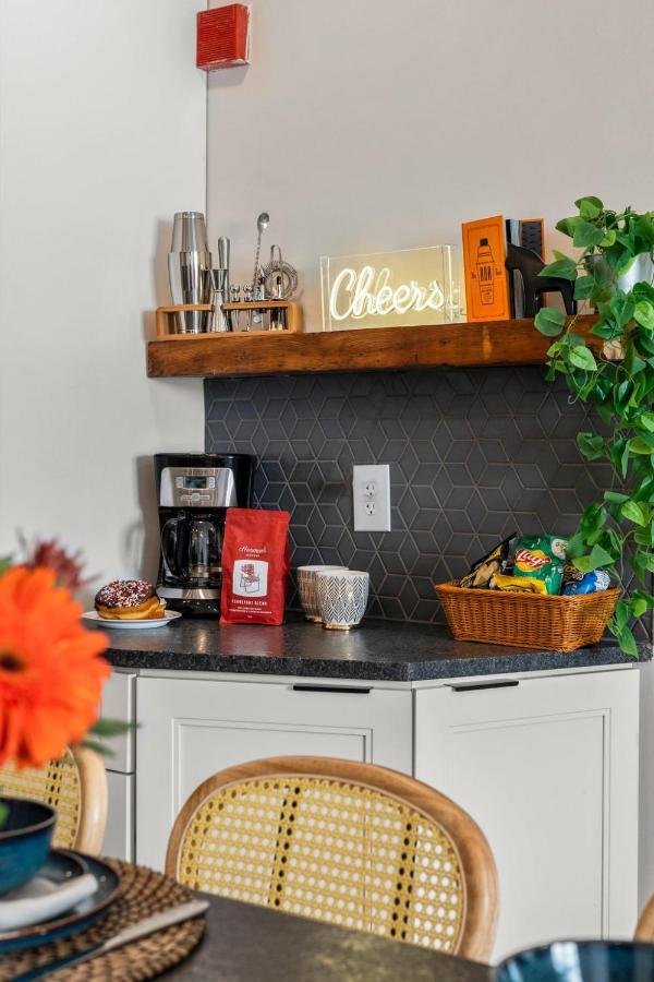 Passyunk Square Spacious 1 Bedroom Oasis- Huge Deck Philadelphia Exteriör bild